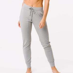Zyia Heathered Gray Ascend Joggers